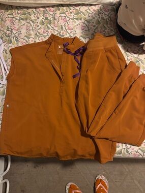 Figs Atlantic fall scrub set